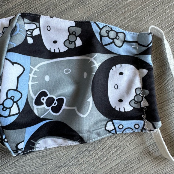 Hello Kitty Face Mask - Picture 2 of 4